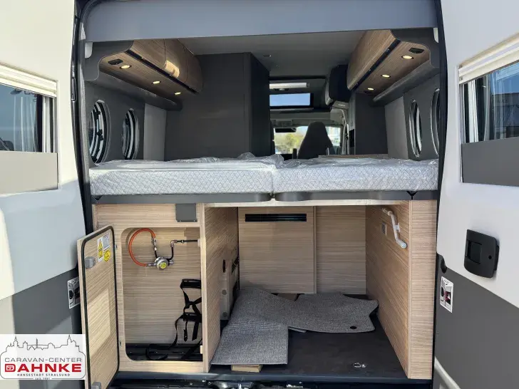 Fahrzeugbild Malibu Van First Class - Two Rooms 640 LE RB charming GT skyview Dieselheizung, Full LED #10