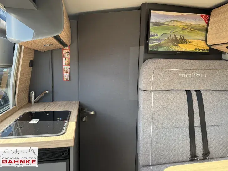 Fahrzeugbild Malibu Van First Class - Two Rooms 640 LE RB charming GT skyview Dieselheizung, Full LED #7
