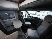 Fahrzeugbild Clever Einzelstück, Individualausbau Längsb., D-Heiz. #7