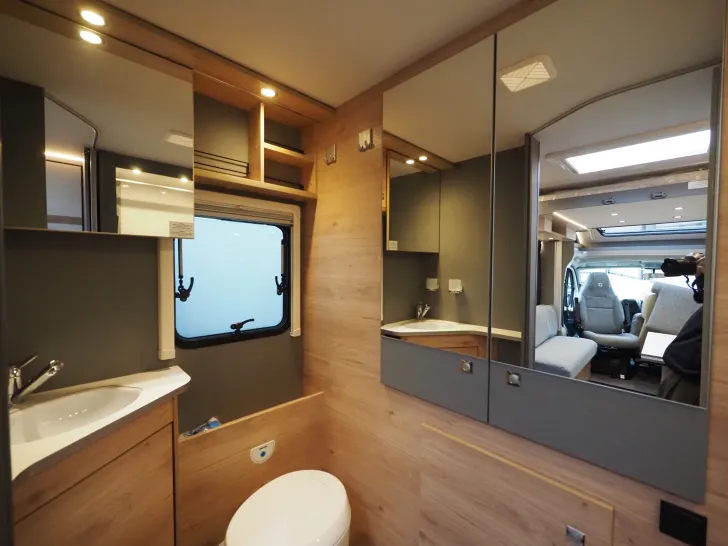 Fahrzeugbild Dethleffs Just Camp T 6762, Auto., Rahmenfen. #19