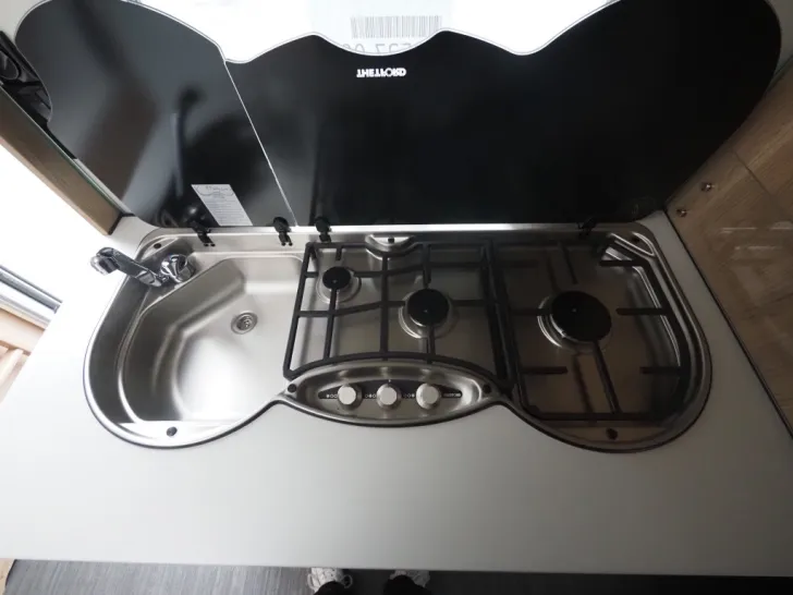 Fahrzeugbild Dethleffs Aero Up 460 KR, Touring, Styling, Duschpakete #9