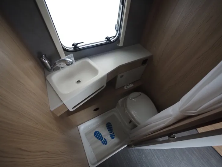 Fahrzeugbild Dethleffs Aero Up 460 KR, Touring, Styling, Duschpakete #14