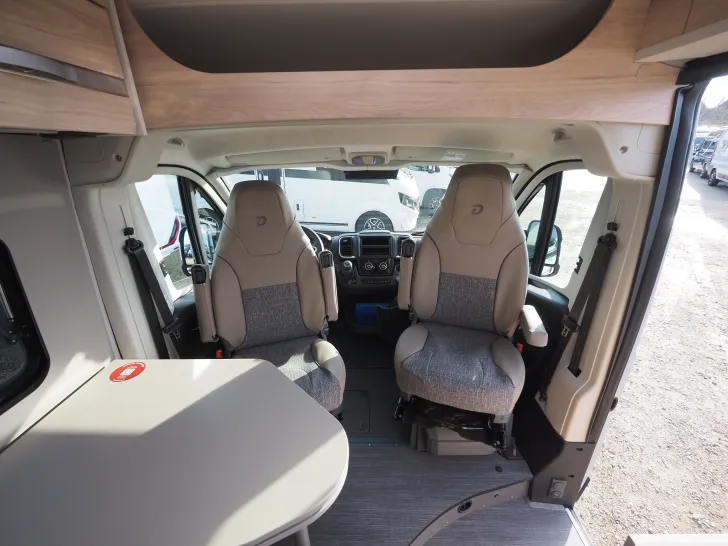 Fahrzeugbild Dethleffs Globetrail 600 DR, Pakete, Heizung 6E, Duo uvm #8