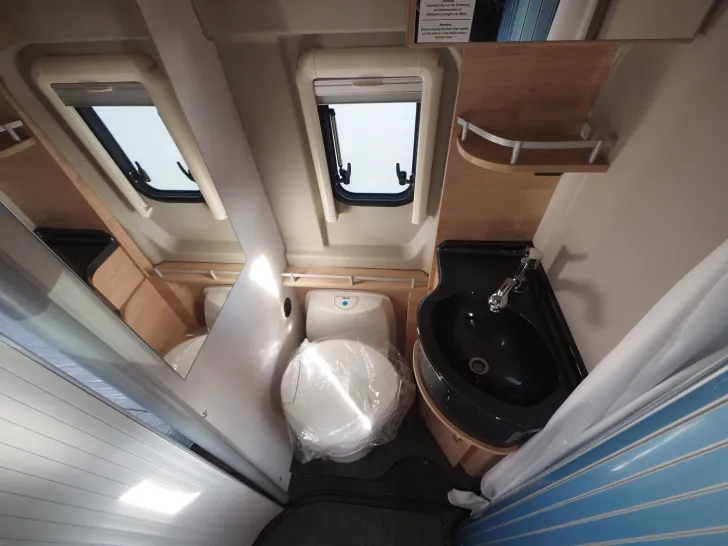 Fahrzeugbild Dethleffs Globetrail 600 DR, Pakete, Heizung 6E, Duo uvm #16