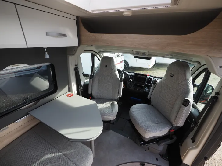 Fahrzeugbild Dethleffs Globetrail 600 DR, 180 PS Aut., Navi, 6E Heiz. #7