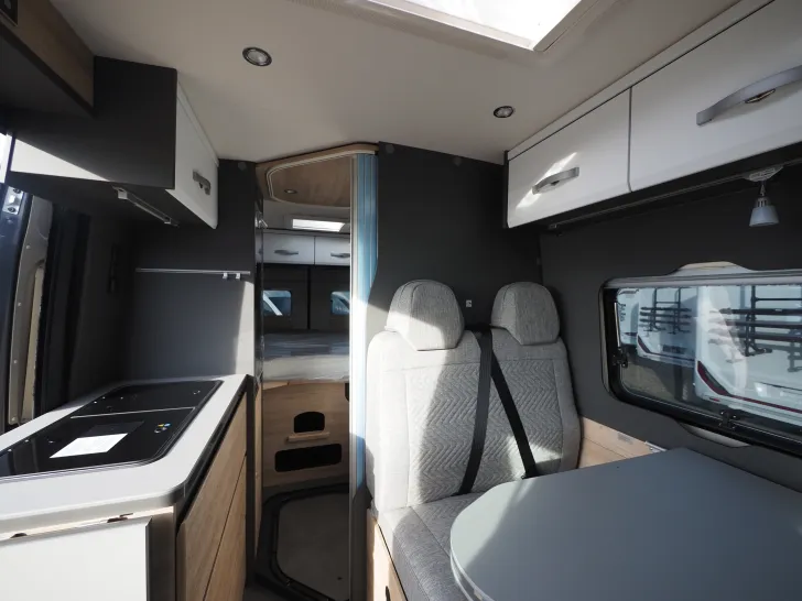 Fahrzeugbild Dethleffs Globetrail 600 DR, 180 PS Aut., Navi, 6E Heiz. #8