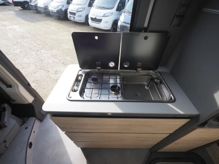 Fahrzeugbild Dethleffs Globetrail 600 DR, 180 PS Aut., Navi, 6E Heiz. #10