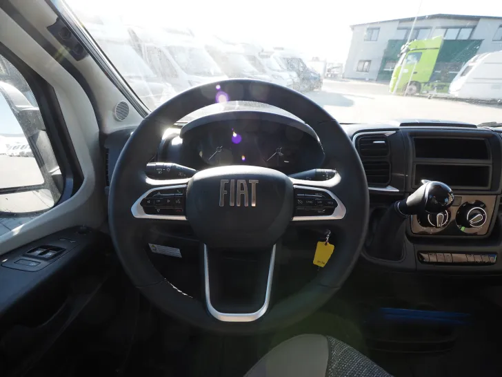 Fahrzeugbild Dethleffs Globetrail 600 DS, Aufstelldach, Automatik #5