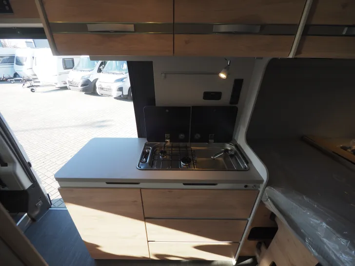 Fahrzeugbild Dethleffs Globetrail 600 DS, Aufstelldach, Automatik #10