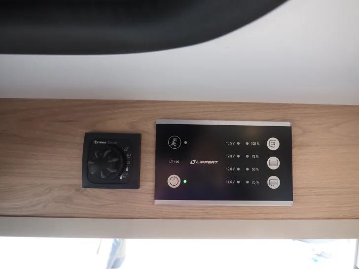 Fahrzeugbild Dethleffs Globetrail 600 DS, Aufstelldach, Automatik #21