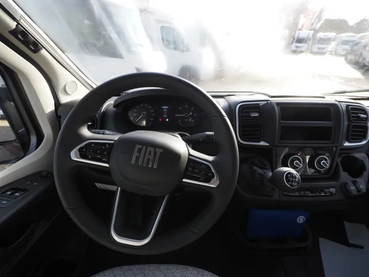 Fahrzeugbild Dethleffs Globetrail 600 DS, Chassis/Elektro./Komfort uvm #5