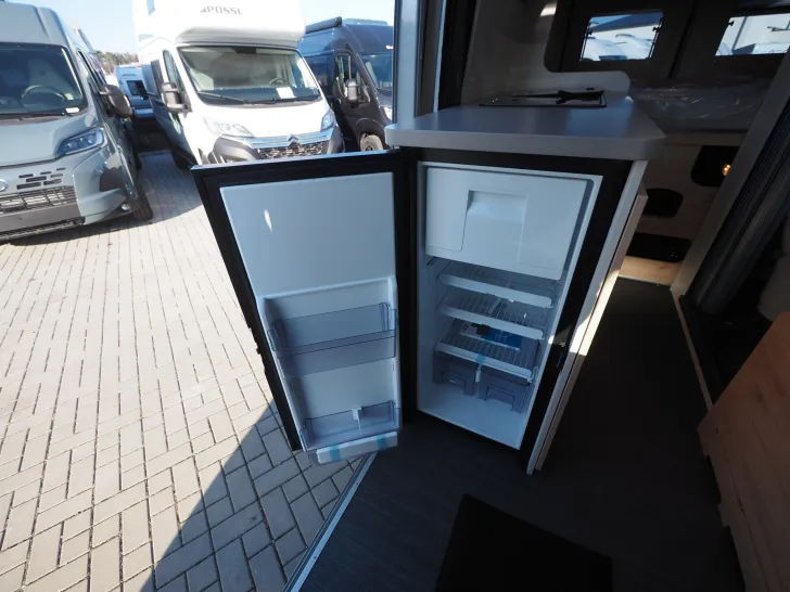 Fahrzeugbild Dethleffs Globetrail 600 DS, Chassispaket, Autom., Marki. #9