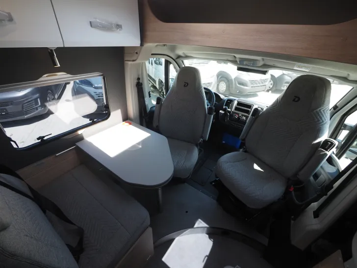 Fahrzeugbild Dethleffs Globetrail 640 ER, 180 PS, Maxi, Automatik #6