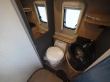 Fahrzeugbild Dethleffs Globetrail 640 ER, 180 PS, Maxi, Automatik #14