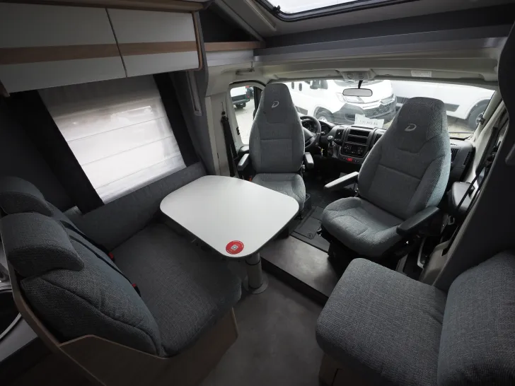 Fahrzeugbild Dethleffs Just Camp T 7052 EB, Hubbett, Isofix, Markise #5