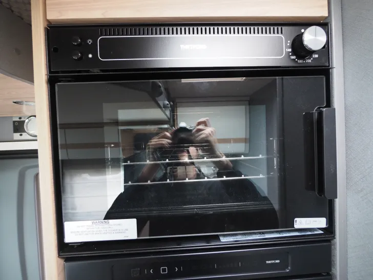 Fahrzeugbild Dethleffs Just Camp T 7052 EB, Hubbett, Isofix, Markise #11