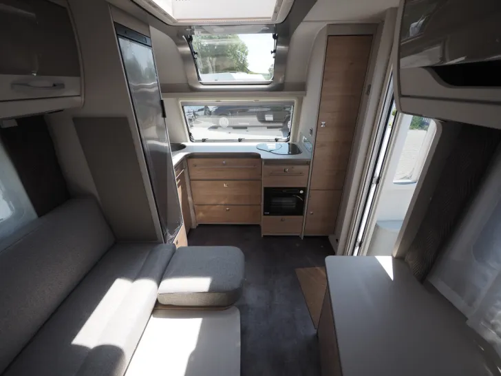 Fahrzeugbild Dethleffs Nomad 490 BLF, Rahmenfenster, Backofen, uvm #12