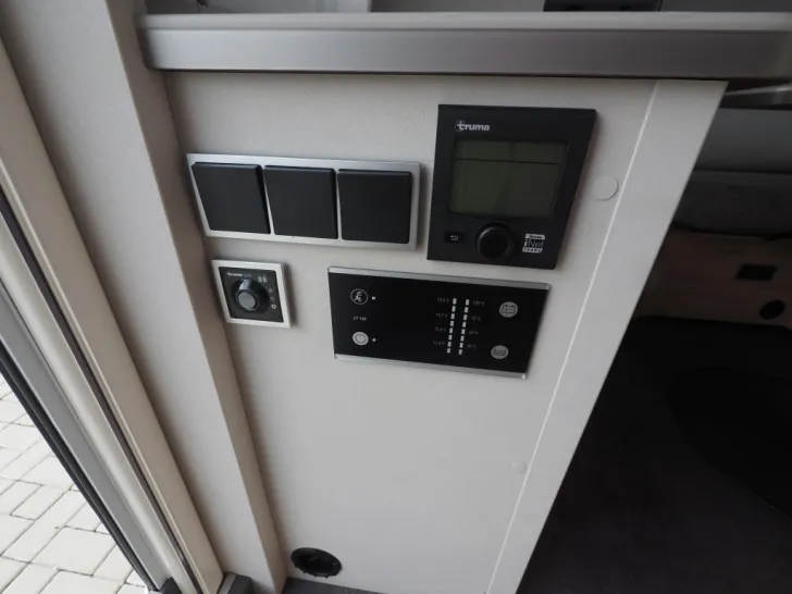 Fahrzeugbild Dethleffs Nomad 490 BLF, Styling-Wasser-Autark, uvm. #17