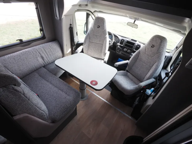 Fahrzeugbild Dethleffs Trend T 6617 EB, Hubbett, Familypaket, uvm. #4