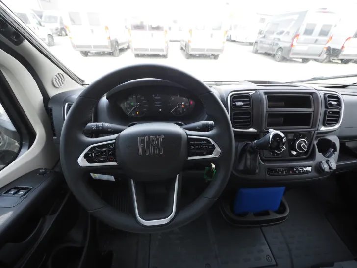 Fahrzeugbild Dethleffs Trend T 6877 DB GT Pak., Assist, Auto., Family #4