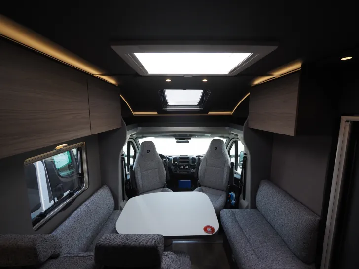 Fahrzeugbild Dethleffs Trend T 6877 DB GT Pak., Assist, Auto., Family #8