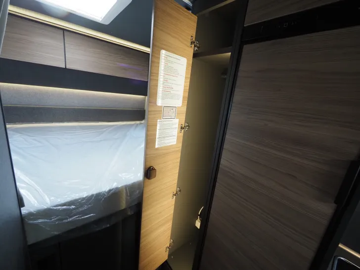 Fahrzeugbild Dethleffs Trend T 6877 DB GT Pak., Assist, Auto., Family #14