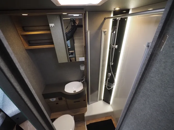 Fahrzeugbild Dethleffs Trend T 6877 DB GT Pak., Assist, Auto., Family #15