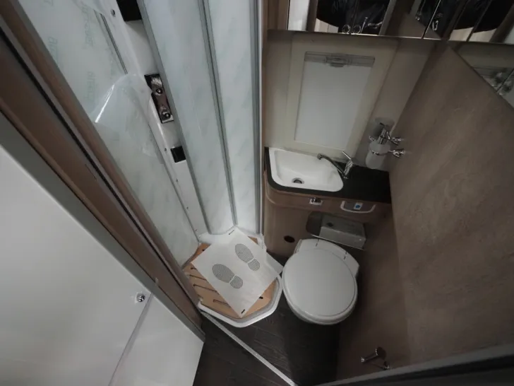 Fahrzeugbild Laika ECOVIP L 3009, 180 PS Maxi Autom., Tageszul. #10