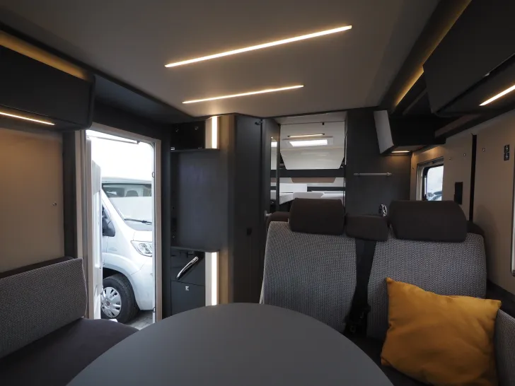 Fahrzeugbild Laika KOSMO L 319, Aut., Markise, Hubbett, Navi uvm. #10