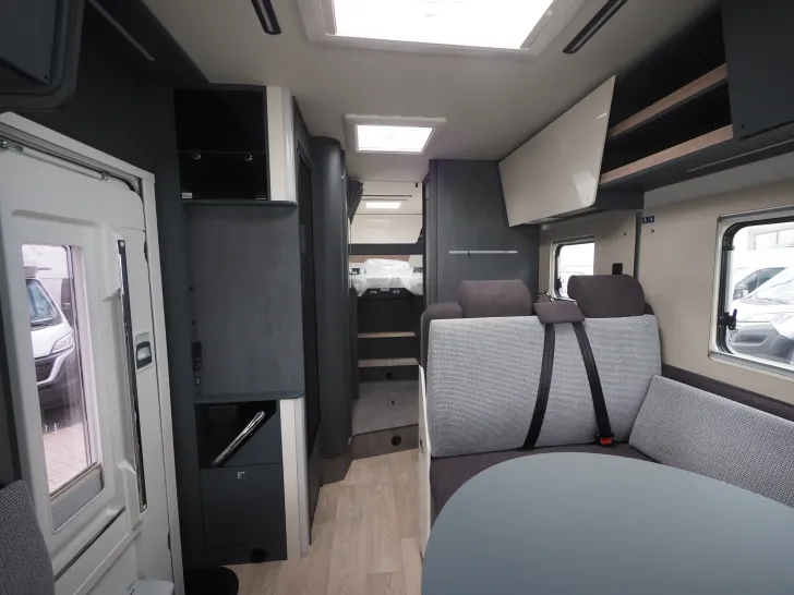 Fahrzeugbild Laika KOSMO H 1409, 180 PS Auto., Multimedia/Kam. #7