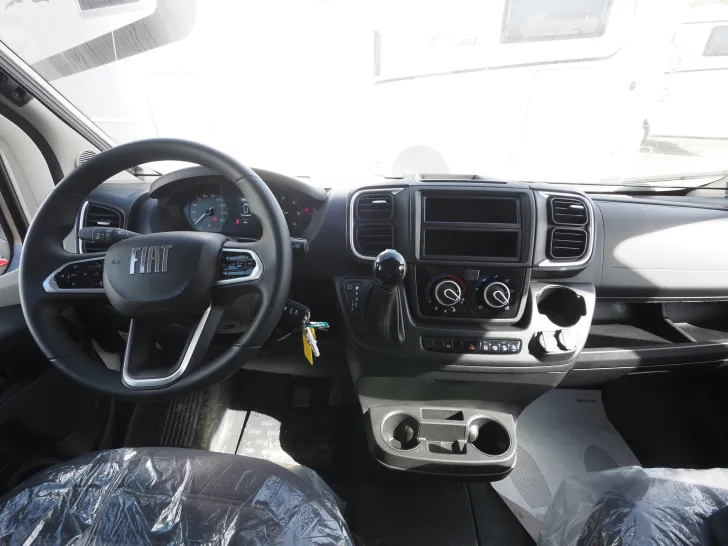 Fahrzeugbild Laika KOSMO L 105, Automatik, Radträger, Rundsitzgr. #14