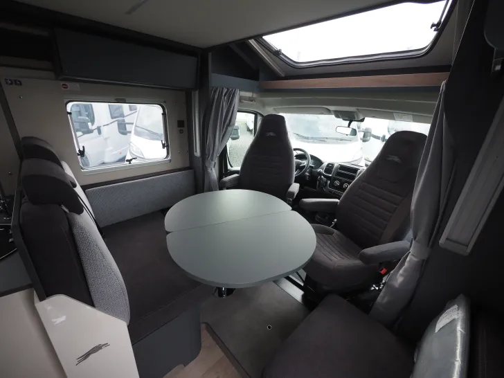 Fahrzeugbild Laika KOSMO L 319, Komfortpaket, Hubbett #4