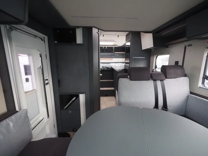 Fahrzeugbild Laika KOSMO L 319, Komfortpaket, Hubbett #5