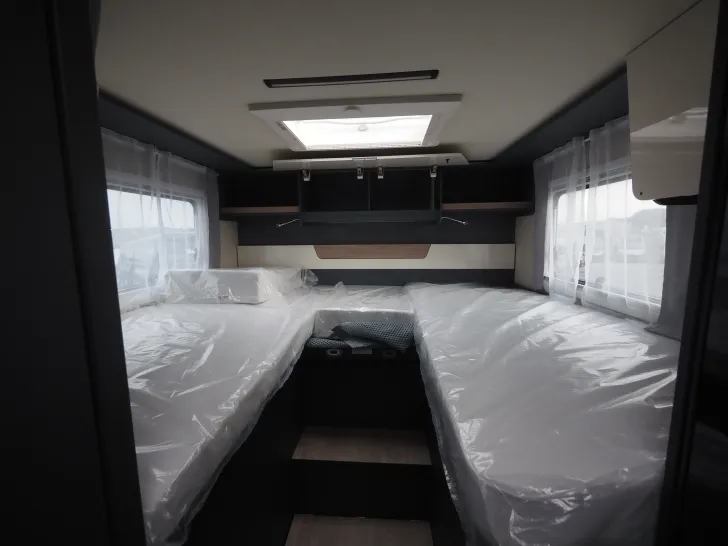 Fahrzeugbild Laika KOSMO L 319, Komfortpaket, Hubbett #11