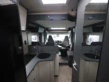 Fahrzeugbild Laika KOSMO L 319, Komfortpaket, Hubbett #12