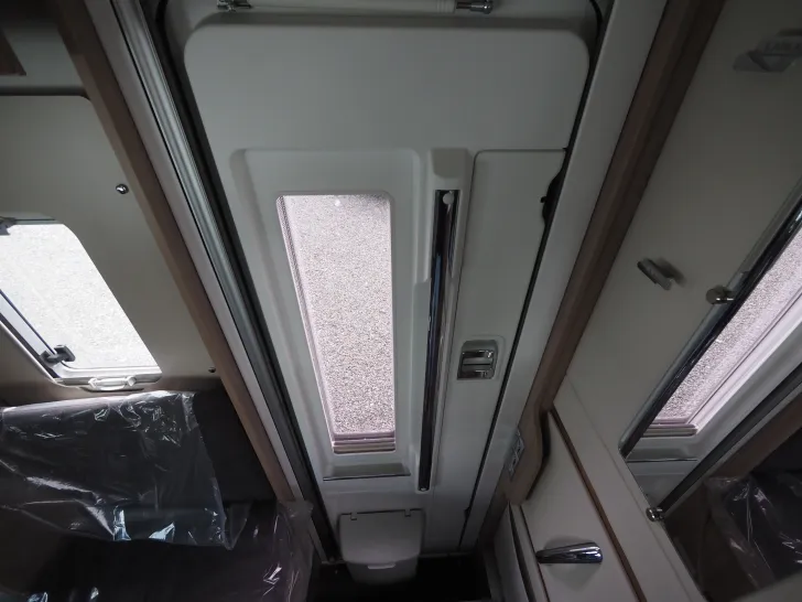 Fahrzeugbild Laika ECOVIP L 4009, 180 PS Maxi Auto., Hubbett #7