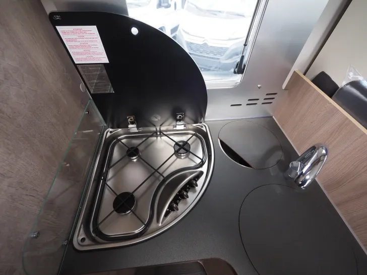 Fahrzeugbild Laika ECOVIP L 4009, 180 PS Maxi Auto., Hubbett #9