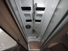 Fahrzeugbild Laika ECOVIP L 4009, 180 PS Maxi Auto., Hubbett #13