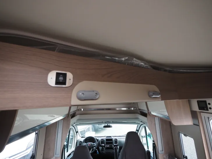 Fahrzeugbild Laika ECOVIP L 4009, 180 PS Maxi Auto., Hubbett #15