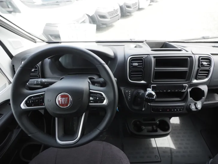 Fahrzeugbild Laika ECOVIP L 4009, 180 PS Maxi Auto., Hubbett #16