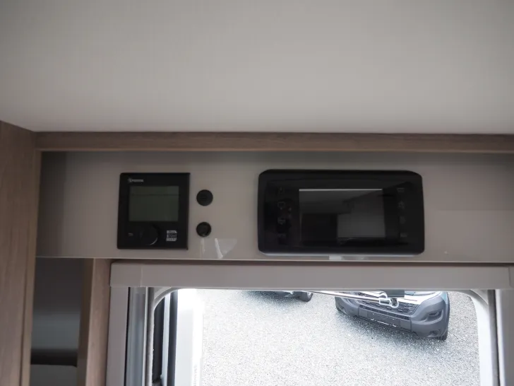 Fahrzeugbild Laika ECOVIP L 4009, 180 PS Maxi Auto., Hubbett #17