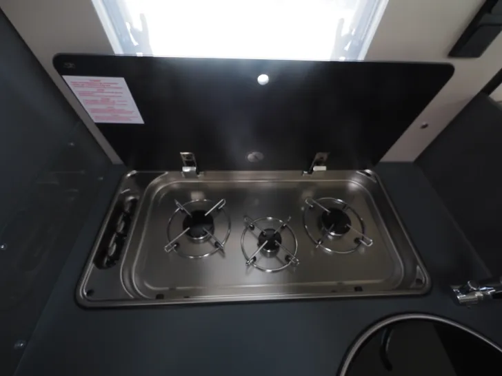 Fahrzeugbild Laika KOSMO L 409, Hubbett, Multimedia, uvm. #10