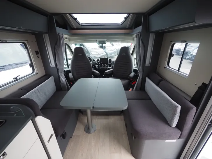 Fahrzeugbild Laika KOSMO L 412 DS, Automatik, Navi/Kam. uvm. #5