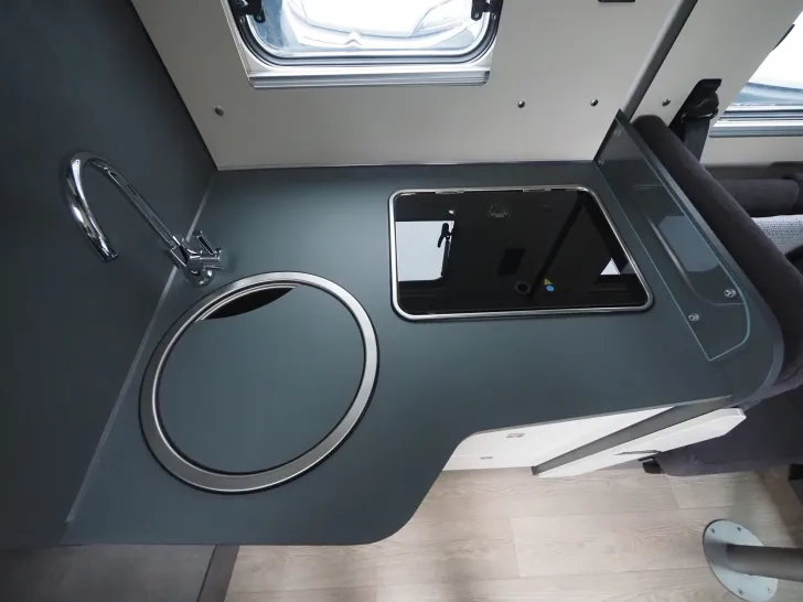 Fahrzeugbild Laika KOSMO L 412 DS, Automatik, Navi/Kam. uvm. #8