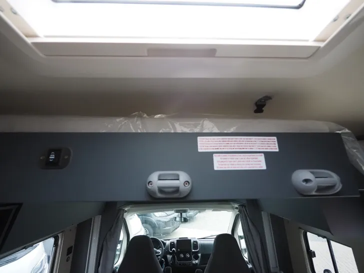 Fahrzeugbild Laika KOSMO L 412 DS, Automatik, Navi/Kam. uvm. #16