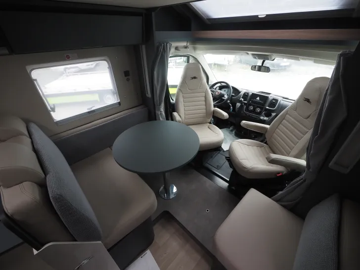 Fahrzeugbild Laika KOSMO L409, Automatik, Multimedia/Kamera #5