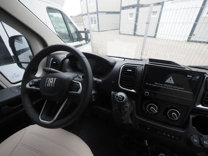 Fahrzeugbild Laika KOSMO L 409, Navi/Kam., Markise, Hubbett #12