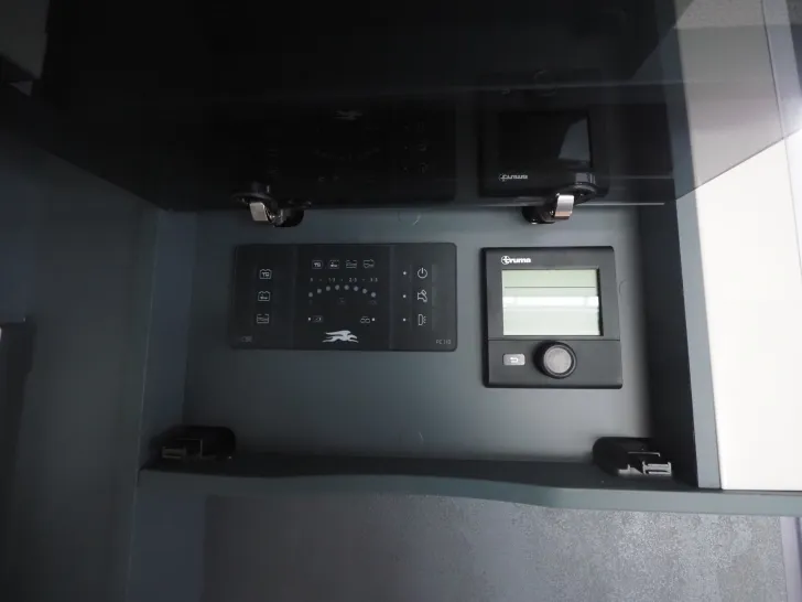 Fahrzeugbild Laika KOSMO L 409, Navi/Kam., Markise, Hubbett #14