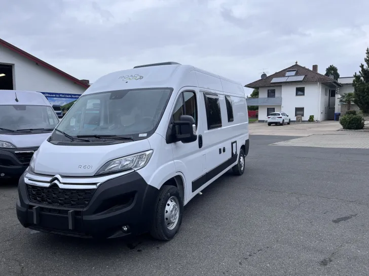 Fahrzeugbild Roadcar R 601, 4 Personen-Fahrzeug, Markise, Radtr. #2