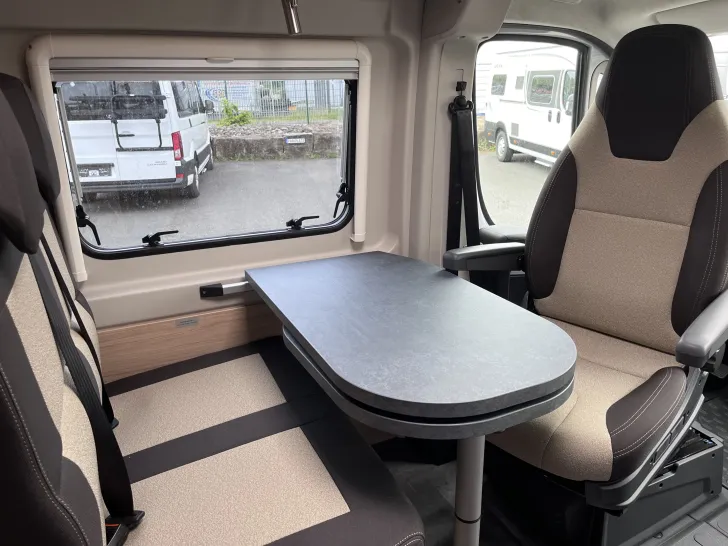 Fahrzeugbild Roadcar R 601, 4 Personen-Fahrzeug, Markise, Radtr. #12